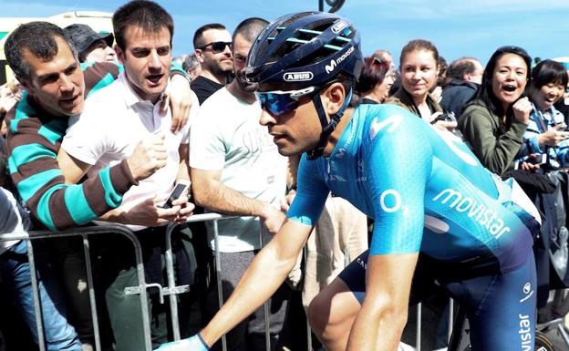Mikel Landa, en la salida de este lunes en Zarautz. /JAVIER ETXEZARRETA