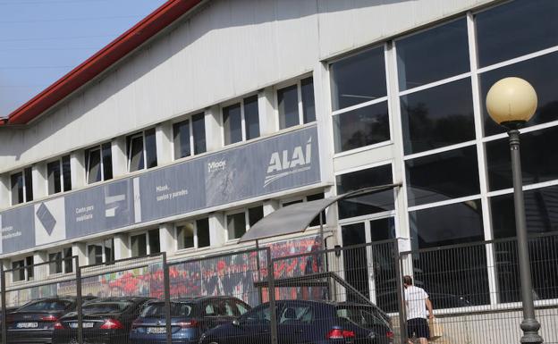 Exterior de la empresa Alai, en Ventas de Irun.