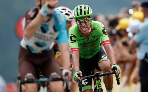 Rigoberto Urán entra en la meta de la duodécima etapa.