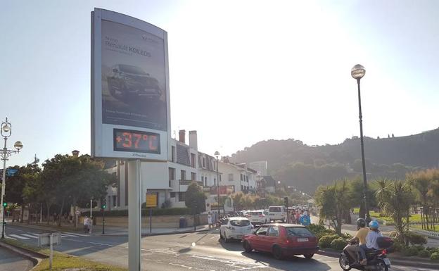 Los termómetros en San Sebastián han marcado 37 grados por la tarde