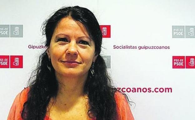 Gloria Vázquez, portavoz socialista en el Ayuntamiento de Zarautz.