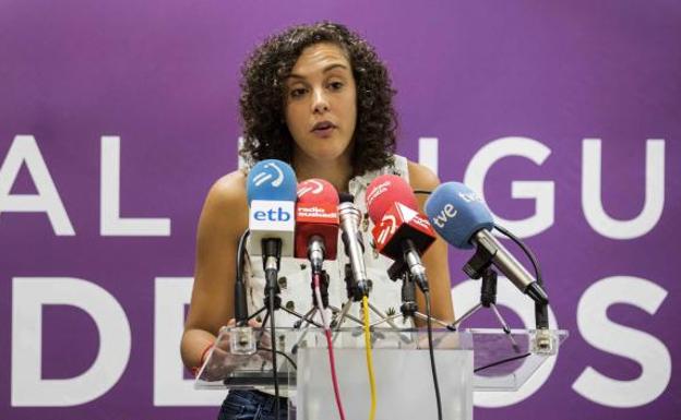 Nagua Alba, en la rueda de prensa en Vitoria