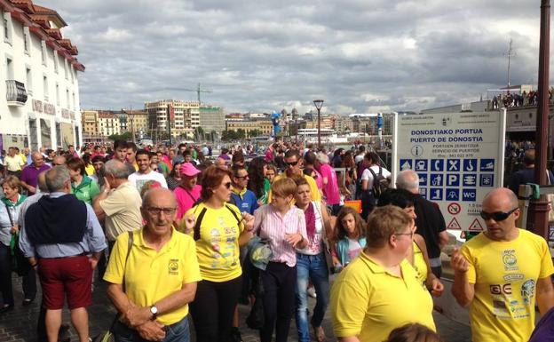 Gran ambiente en el muelle donostiarra
