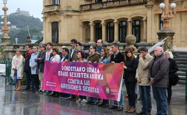 Concentración junto al Ayuntamiento.
