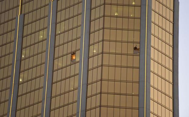 Ventanas desde las que disparó contra la multitud Stephen Paddock./Robyn Beck (Afp)