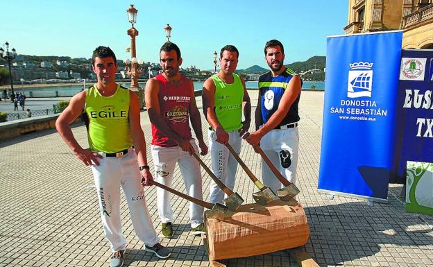 Mugertza, Otaegi, Larrañaga y Atutxa, cuatro de los finalistas./unanue