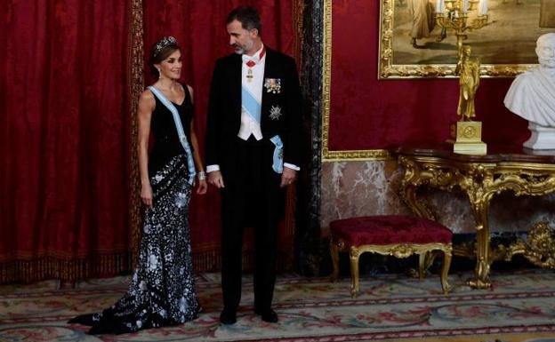 La Reina Letizia y el Felipe VI. /Afp