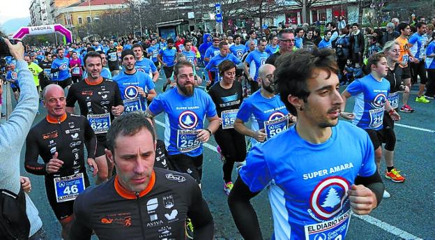 El año pasado se repartieron 646 dorsales para la carrera. /  F. PORTU