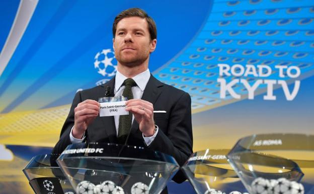 Xabi Alonso, con la papeleta del PSG, rival del Real Madrid/AFP