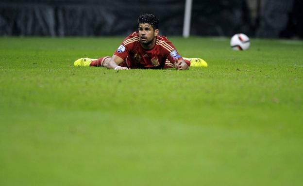 Diego Costa, en un encuentro con la Selección./Reuters