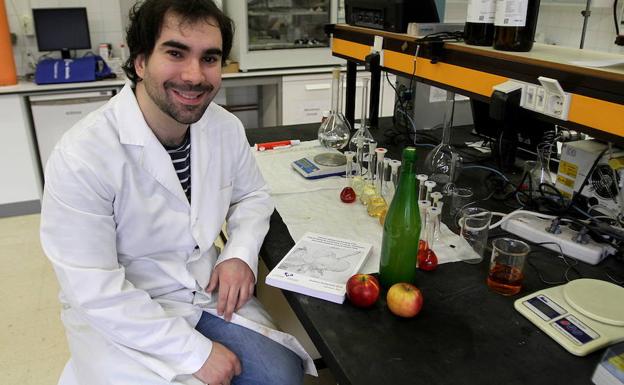 Andoni Zurriarain ikertzaileak sagar mota bakoitzak sagardoari ematen diona aztertu du/