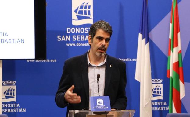 Eneko Goia durante la rueda de prensa de este marte/