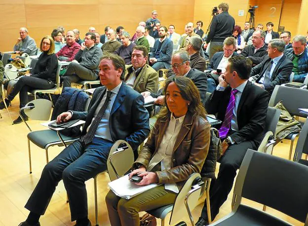 Antonio Aiz y Marisol Garmendia, en la jornada de Ficoba. /  F. DE LA HERA