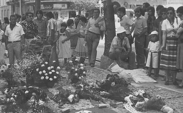 1978ko San Ferminetan poliziak eraildako German Rodriguez-i egindako omenaldiko artxiboko irudia/
