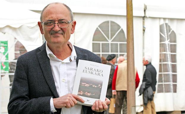 Koldo Zuazo hizkuntzalariak Sarako hizkerari buruzko liburu berria aurkeztu du/Arizmendi