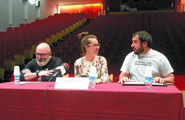 Jon Paul Arroyo, Juncal Eizaguirre y Eneko Sánchez presentaron el programa cinéfilo.
/F. DE LA HERA