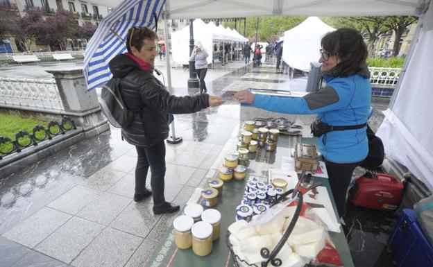 El mercado de productos de caserío vuelve a Easo