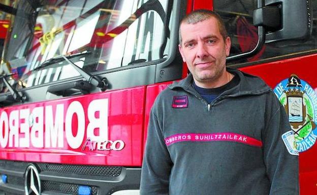 Álex Blanco, sargento de bomberos del parque de Donostia. /MIKEL FRAILE