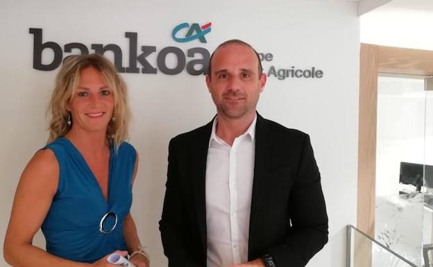 María Ansa y Gorka Eneterreaga, responsables de la Dirección de Seguros en Bankoa/