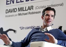 David Millar habla en el INEF de Madrid de su experiencia con el dopaje. / Ángel Díaz (Efe)/