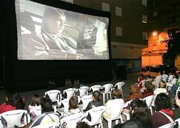 Sesión de cine al aire libre. / Archivo/