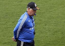 Ancelotti, durante un entrenamiento con el Real Madrid. / Sergio Barrenechea (EFE)/