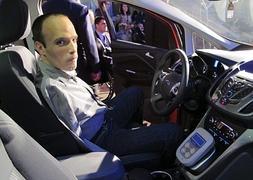 David estrena coche que conduce con los pies