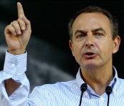 Zapatero pide a Batasuna que haga «sólo política» y se desmarque de la violencia/
