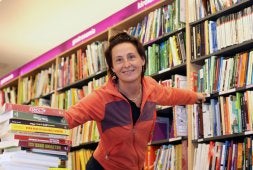 Euskarazko liburutegian nabarmena da de Beauvoir-en liburu ugarien falta. Bakar bat dago euskaratua. /FRAILE/