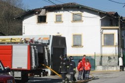Dos menores causaron un incendio en el centro de Tolosa./MICHELENA/