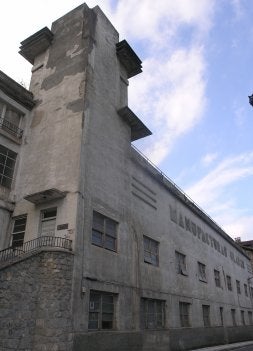La torre de Olaran es el icono del pabellón, que será para el municipio. /JUANTXO UNANUA/