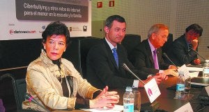 Empresa e instituciones. Isabel Celaá, Íñigo Kortabitarte, José Ramón Guridi y Jorge Flores, en la presentación. ::
JUANJO AYGÜES/