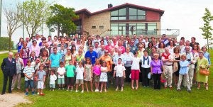 Grupo. Los asistentes al encuento de la familia Lamsfus que tuvo lugar en Basozabal. ::
MICHELENA/