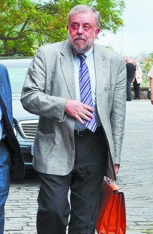Octavio Granado, a su llegada al Palacio de Miramar. ::
UNANUE/