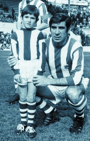 1971-76. Marcó 34 goles en sus cinco temporadas en la Real./