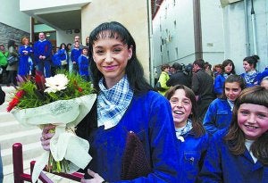 Lacarra recibe un premio en Zumaia en una imagen de archivo. ::
FRAILE/