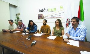 Martínez, Unanue, Charola, Mitxelena, Agirre y Melida presentaron la lista de Bildu. ::
F. DE LA HERA/