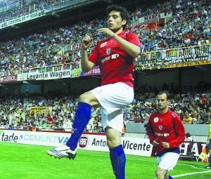 Fichaje. El Eibar se ha hecho con Eneko Bóveda, un defensa de calidad contrastada. ::
DV/