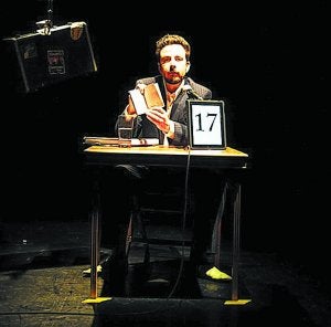 Thaddeus Phillips, en un momento del espectáculo./