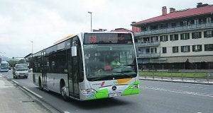Siguen los comentarios sobre la línea Irun-Hondarribia. ::
F. DE LA HERA/