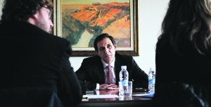 Txomin García ha pilotado la fusión junto con el recientemente fallecido Juan Mari Orbe, presidente de Ipar Kutxa. :: IGNACIO PÉREZ/