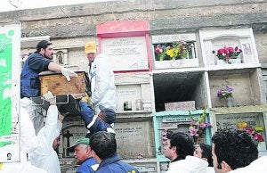 Exhumación de los restos de Jara hace tres años./
