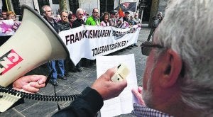 Protesta contra los crímenes del franquismo. ::
IÑIGO ROYO/