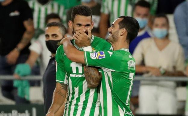 Willian José y Juanmi celebran un gol ante el Getafe. 