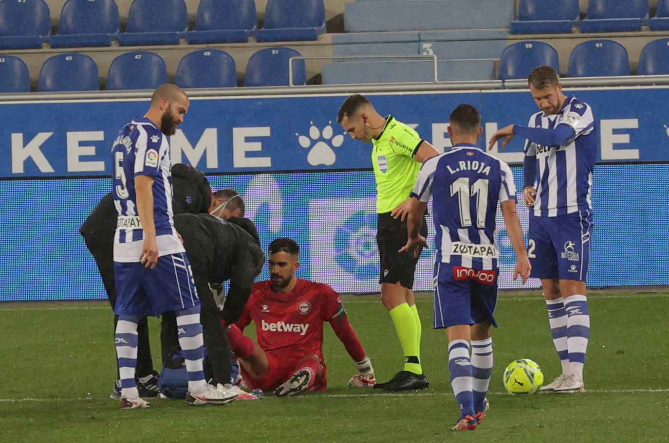 El Eibar se ha dejado tres puntos en Mendizorroza este miércoles por la noche al perder 2-1 contra el Alavés.