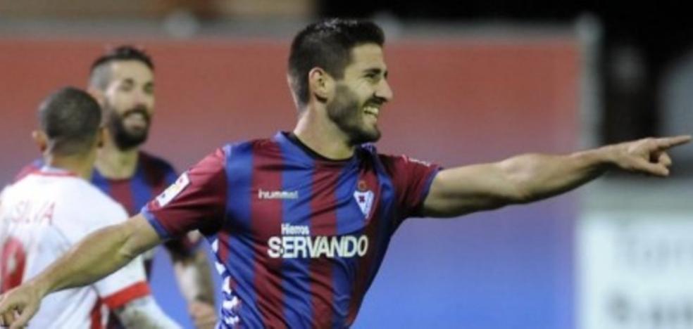 Raúl Navas queda libre del Cartagena por 15.000 euros - Vimarsana News