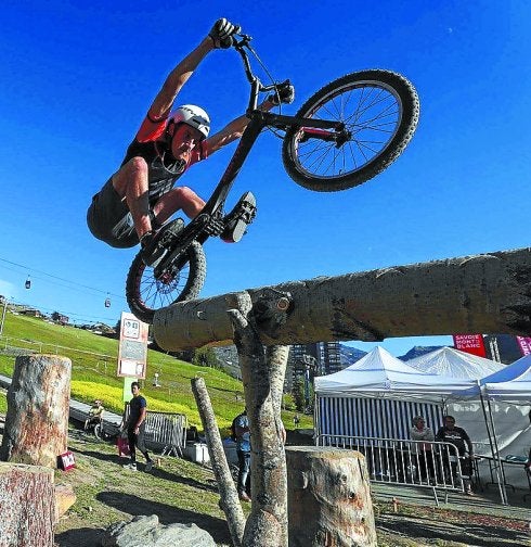 Areitio se afianza en el tercer puesto de la Copa del Mundo y del