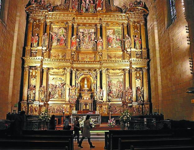 «El retablo de la parroquia del Juncal es impresionante».
/F. PORTU