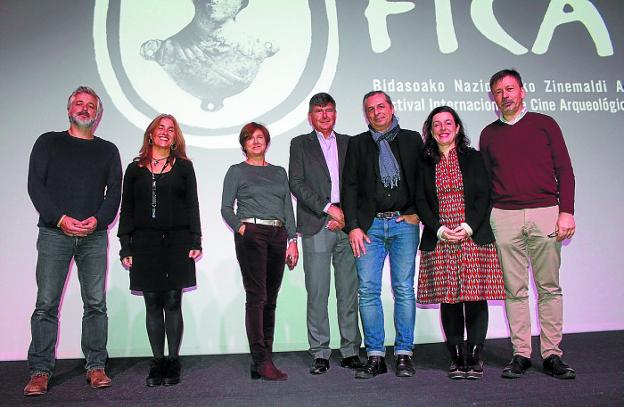 Sesión en Orona Fundazioa. Oriol Vicente, Itziar Villarreal, Cristina Agirre, Manuel Pimentel, Peter Eeckhout, María José Noain e Iñigo Marquet.
/MANJARRÉS