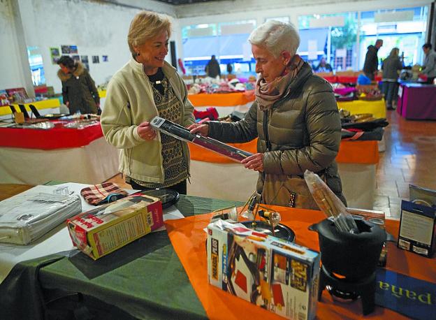 El mercadillo de DOA, en el antiguo local de 'El Visillo'.
/F. DE LA HERA